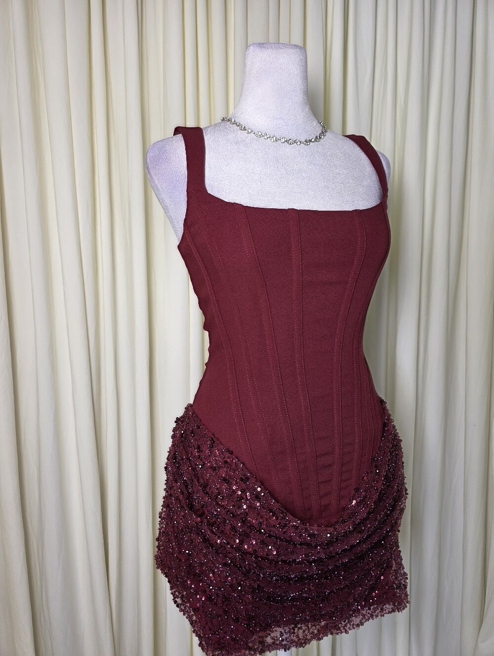 Minivestido Yeona - Borgoña BABYBOO FASHION NWT $241 - Picture 12 of 16
